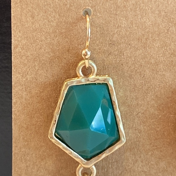 014-Fashion Earrings - Picture 5 of 5